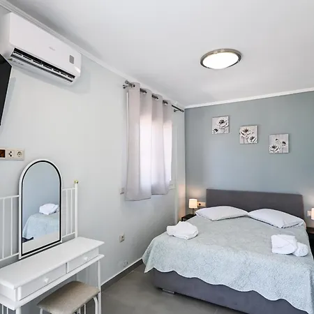 Ionian Edge 公寓式酒店