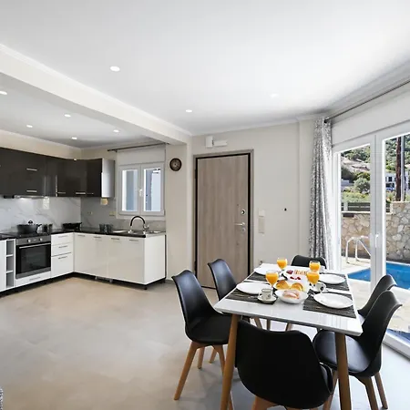 Ionian Edge 公寓式酒店