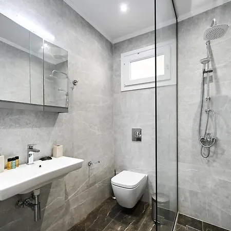 Ionian Edge 4*